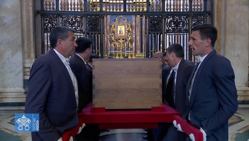 El Papa descansa en Santa María la Mayor