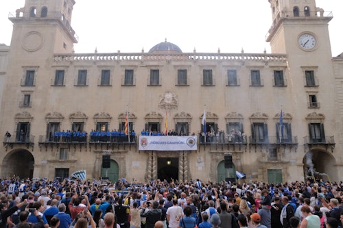 Así te hemos contado la celebración del ascenso del Hércules en el Ayuntamiento