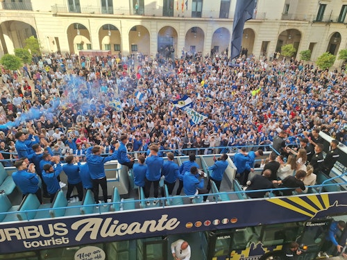 Así te hemos contado la celebración del ascenso del Hércules en el Ayuntamiento