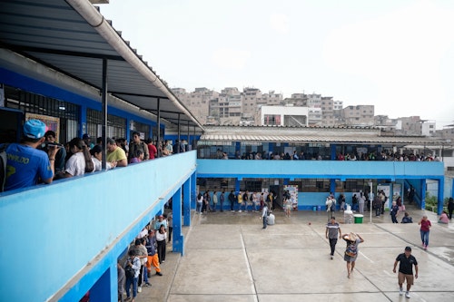 En imágenes: así transcurre la jornada electoral adicional en Perú para los miles que quedaron sin votar