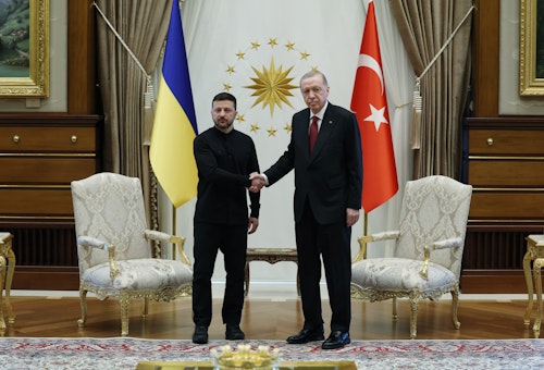El presidente turco, Erdogan, se reúne con el presidente ucraniano, Zelenski, en Ankara