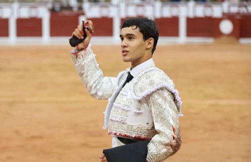 Feria Taurina de Begoña, en Gijón: dos orejas para dos novilleros